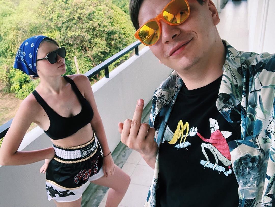 Летняя прикольная фотка Слава КПСС И Саша куромушка. Летняя прикольная фотка Слава КПСС И Саша куромушка.