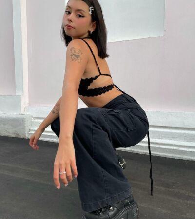 Молодая певица Дора (Дарья Шиханова), ее биография и личная жизнь.