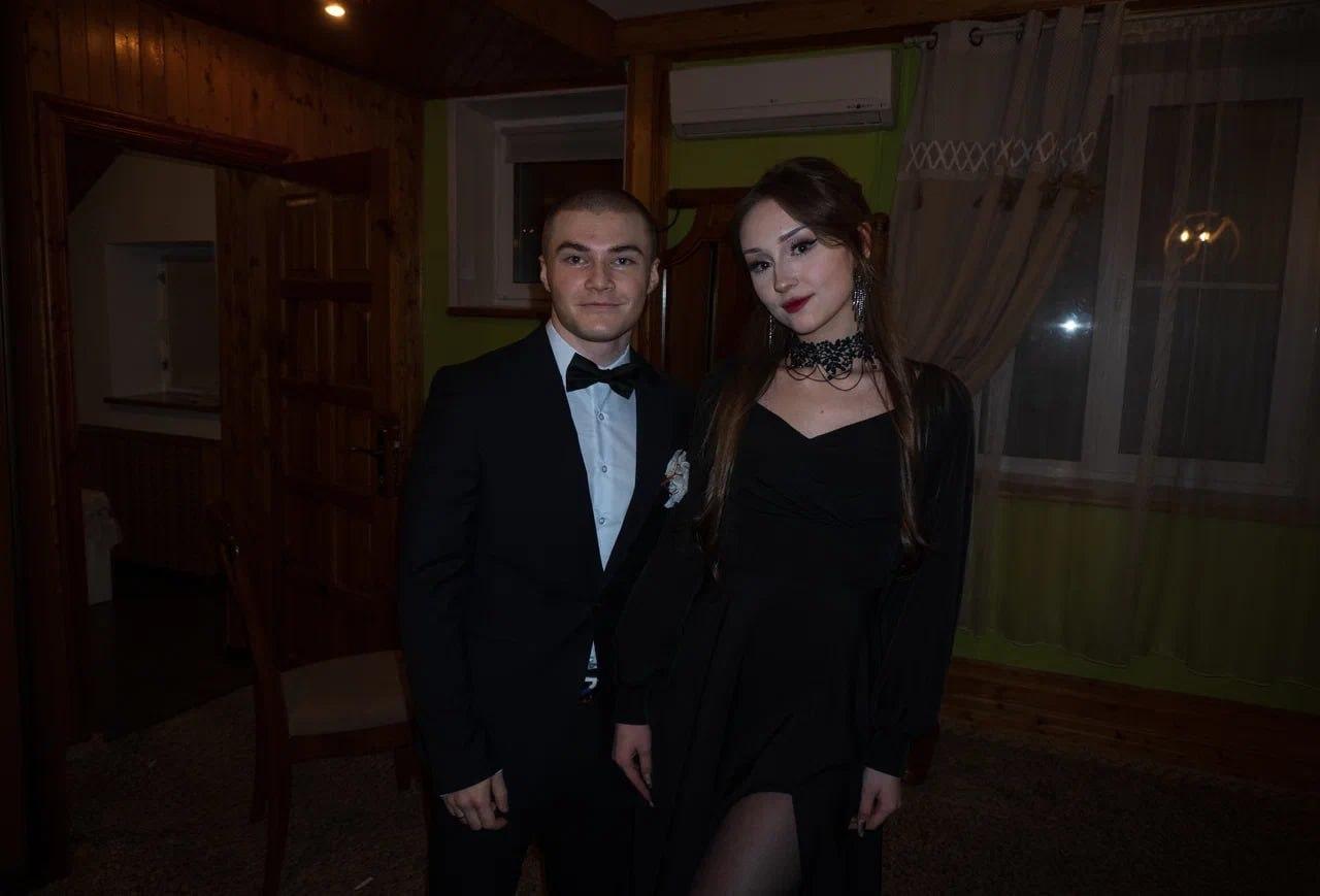 Кадры dasha228play и её муж Derzko.