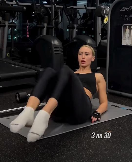 Ещё один элемент в тренировках Марии. Ещё один элемент в тренировках Марии.