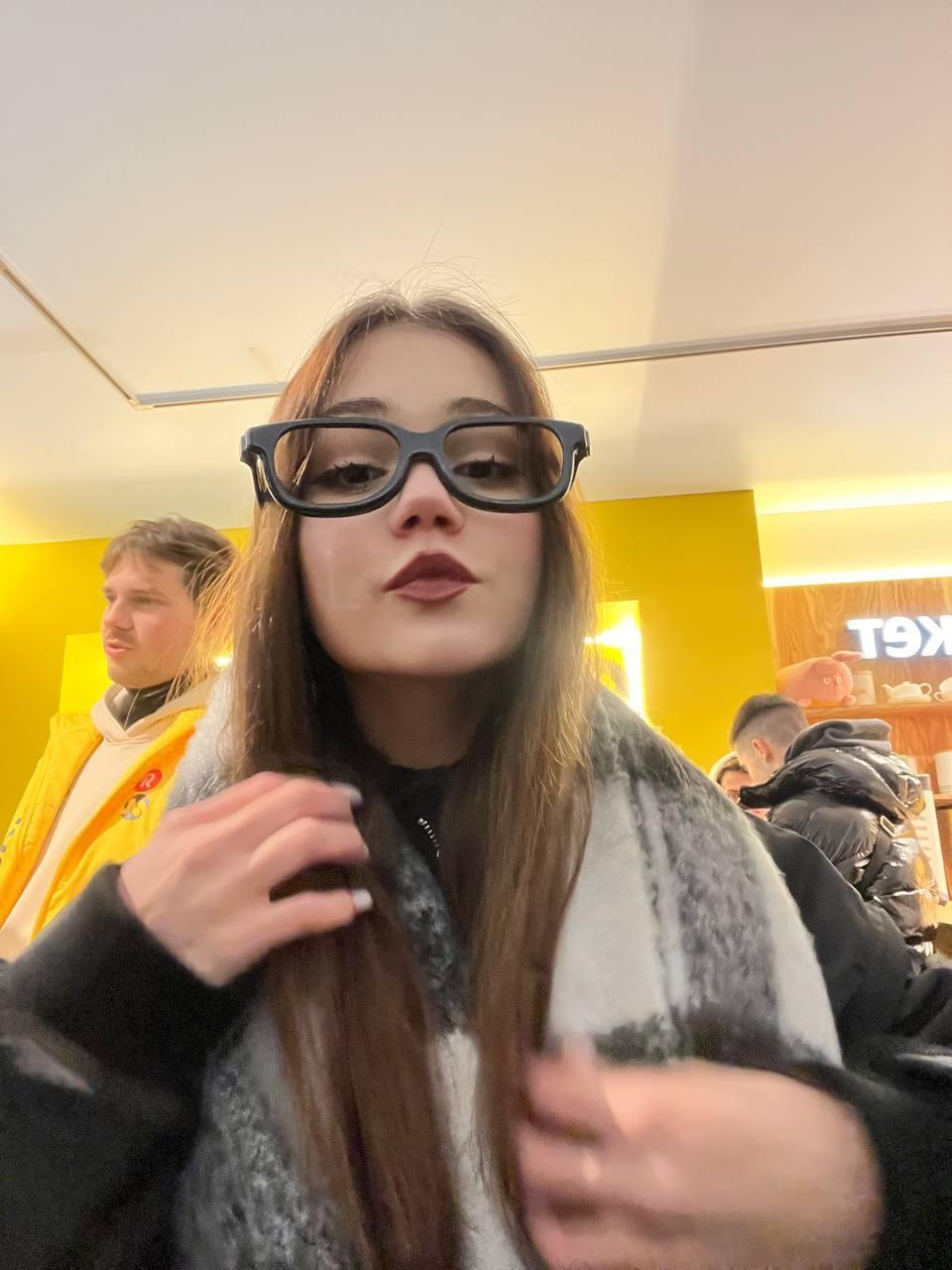 Гламурные снимки в очках. Гламурные снимки в очках.