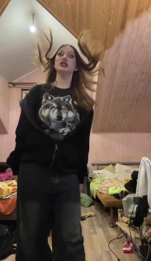 Смешное фото с Региной ВТФ.