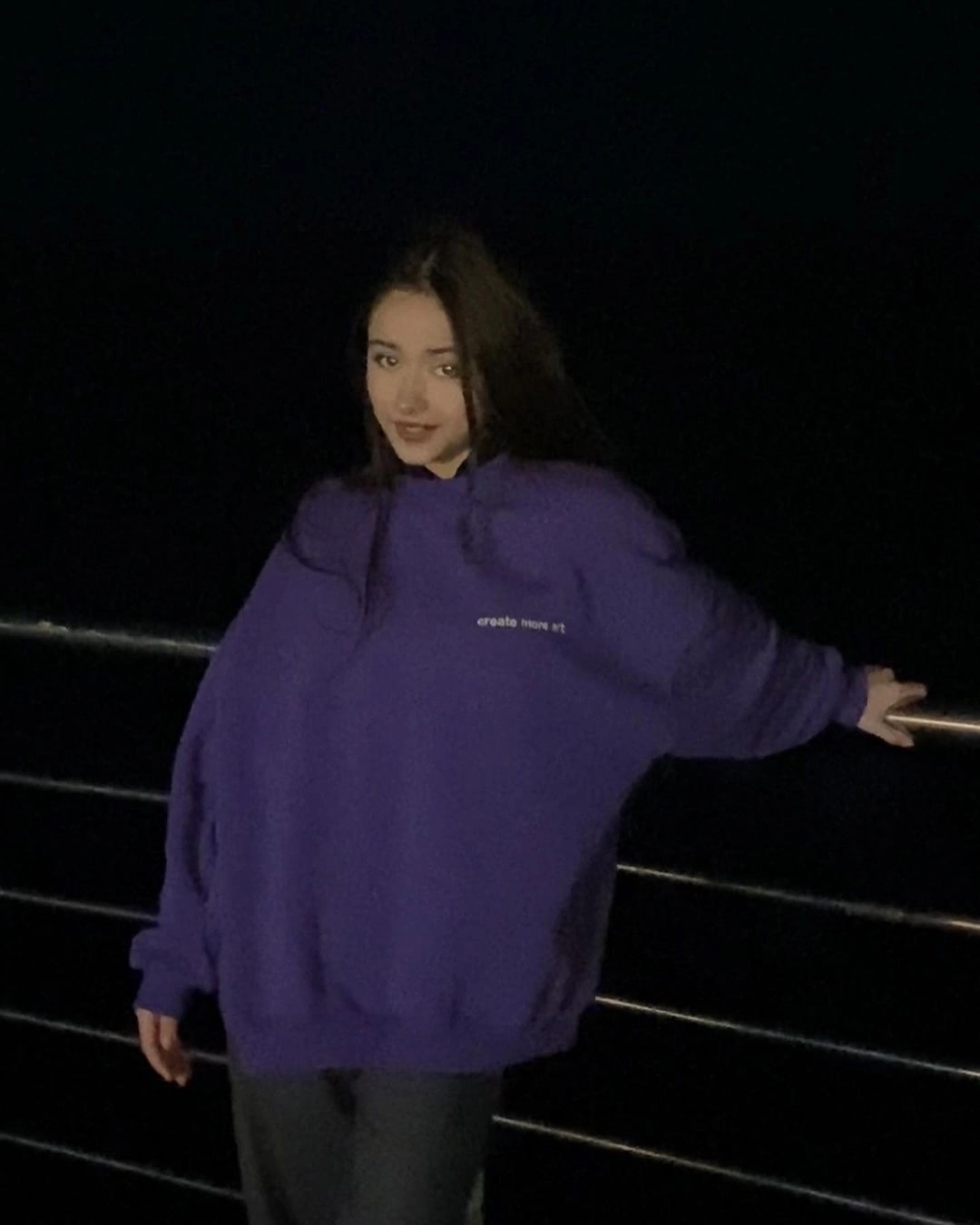 В 2016 юная актриса стала блогером. В 2016 юная актриса стала блогером.