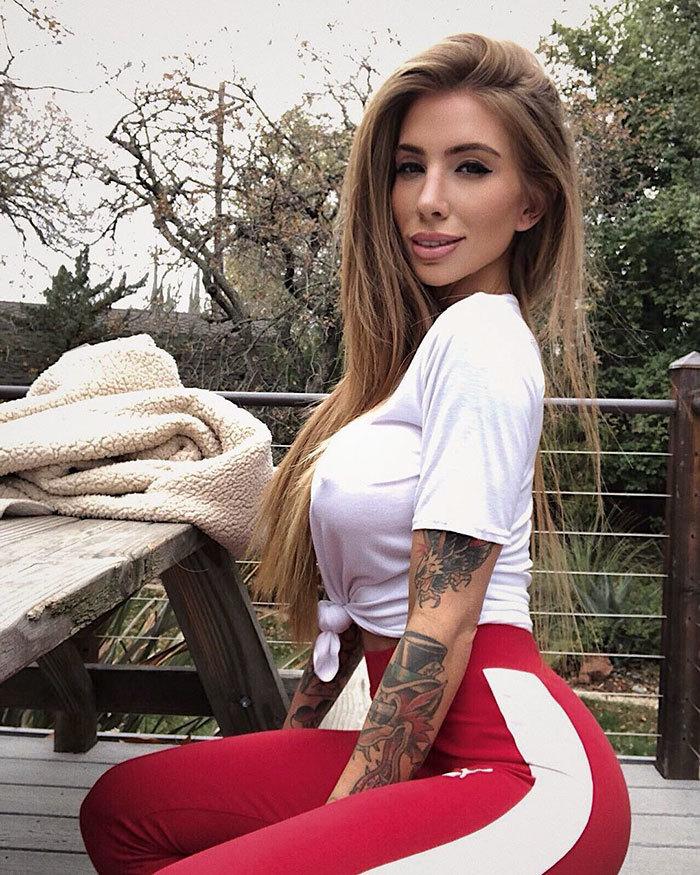 Голая Coconut Kitty Голая Coconut Kitty