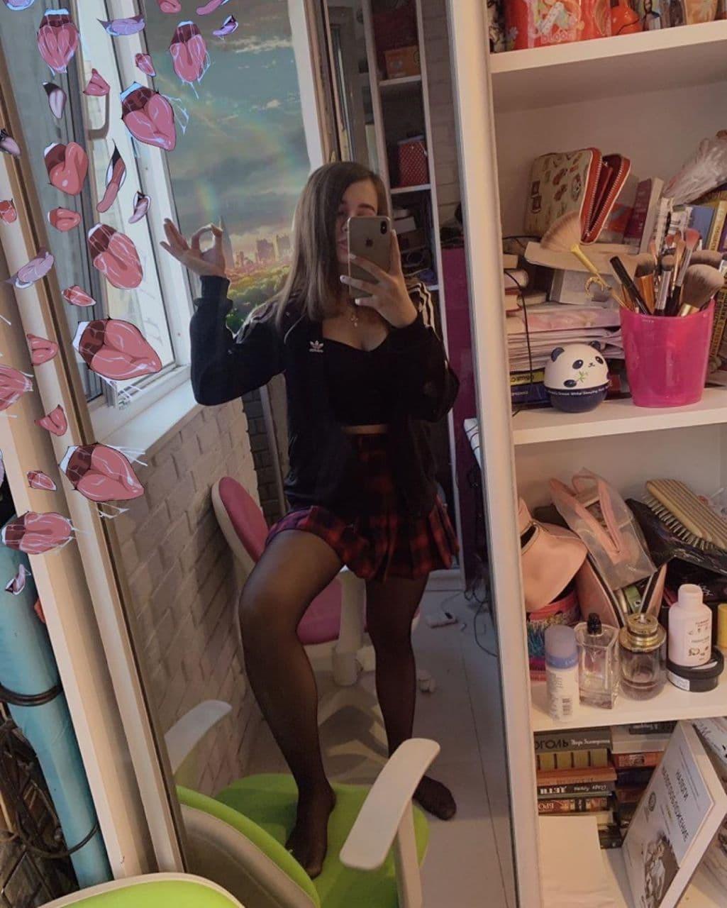 Yuuechka (Юечка) - Happy Alien - сливы популярных блогерш и тиктокерш, Даша yuuechka Воскресенская.