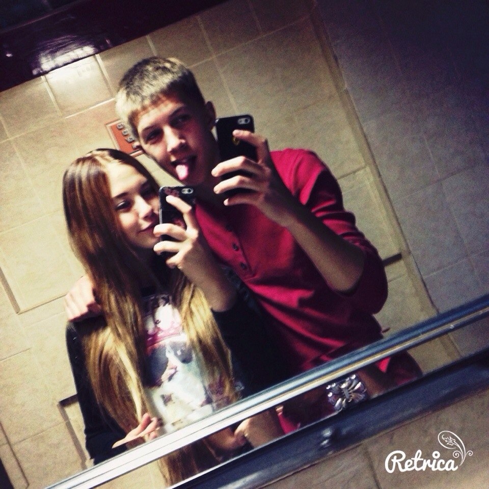 Старые фотки с парнем у зеркала. Старые фотки с парнем у зеркала.