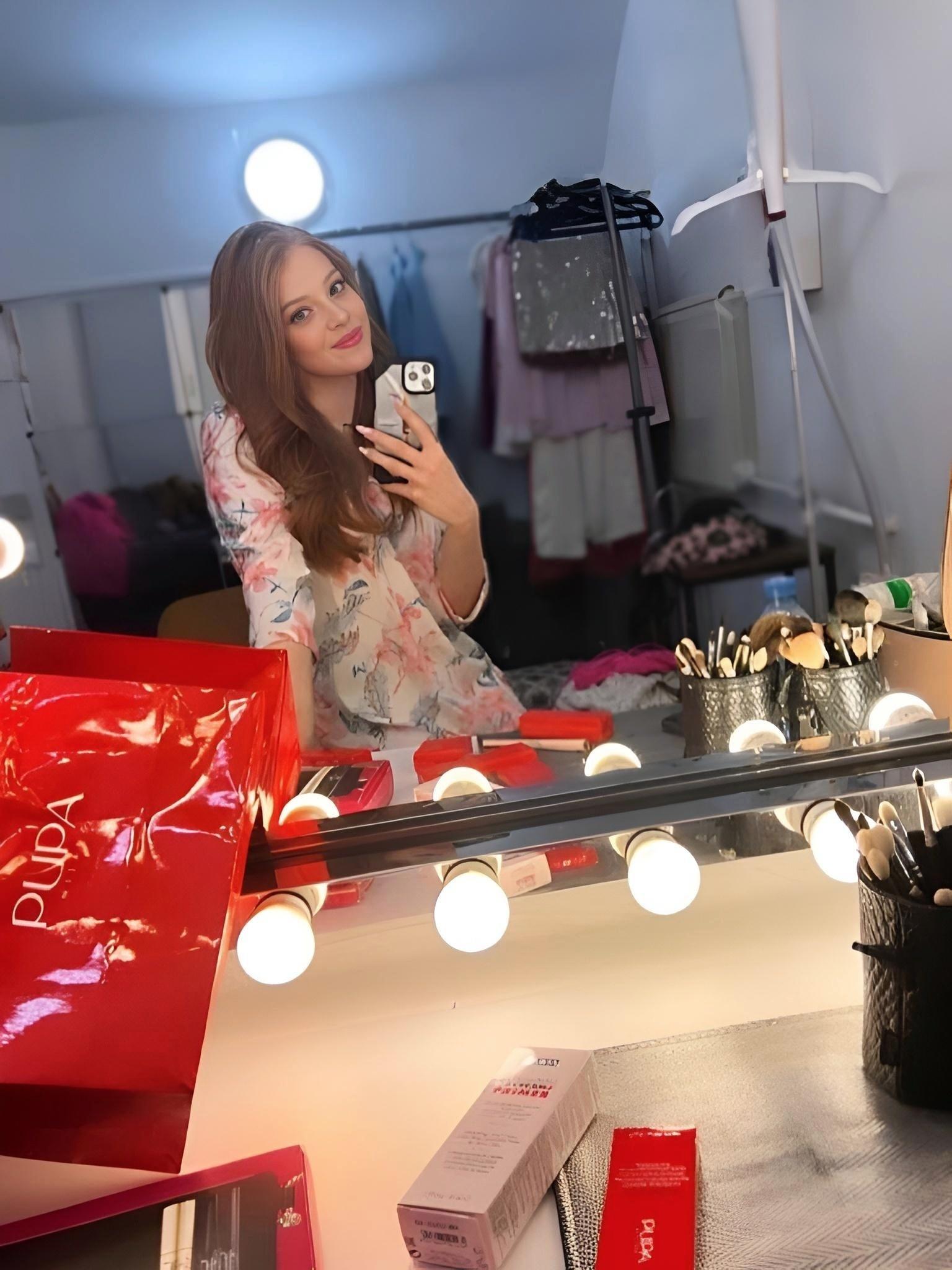 Селфи в гримёрке.