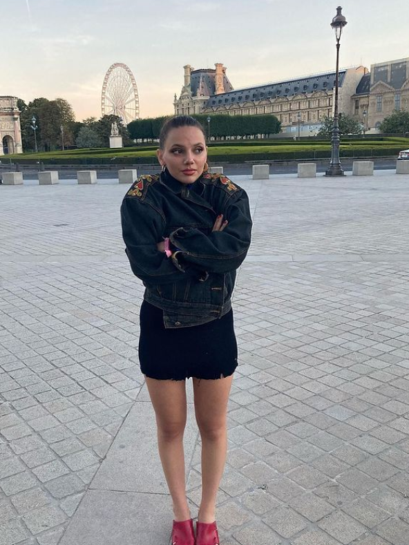 А вот так сейчас выглядит Лора X-23 из "Логана". А вот так сейчас выглядит Лора X-23 из "Логана".