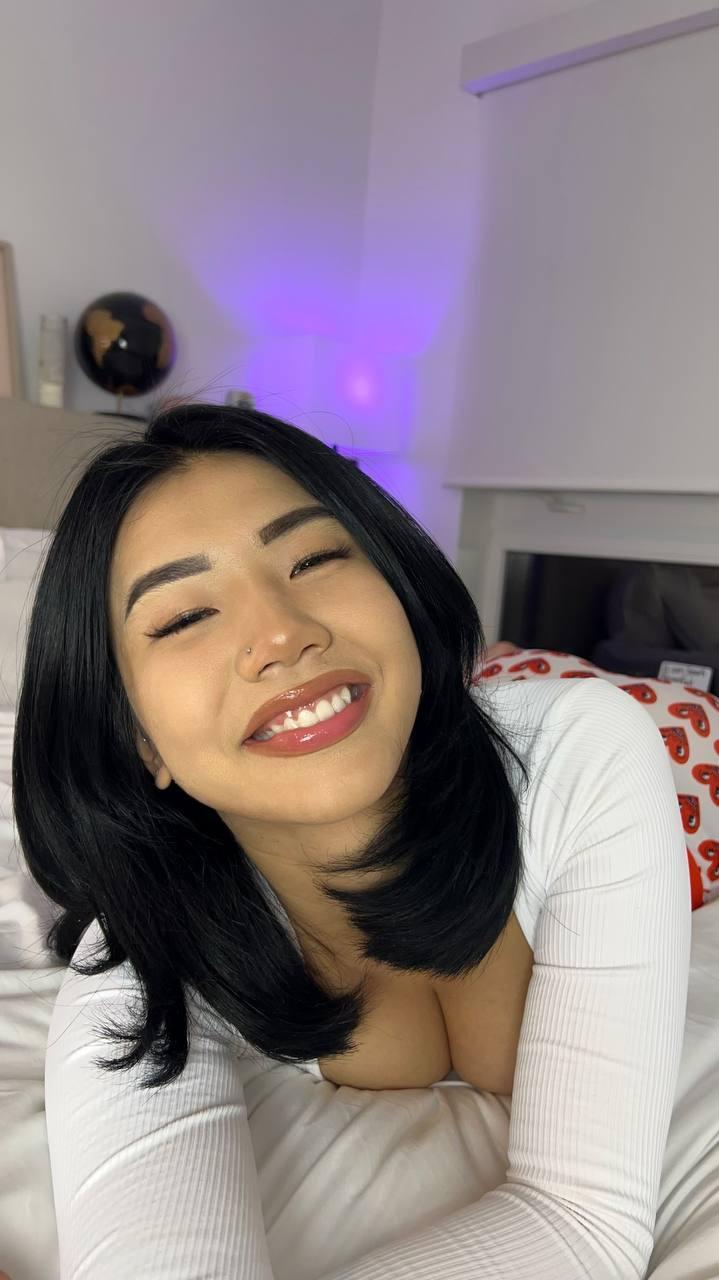 Милая улыбка от Cindy Zheng. Милая улыбка от Cindy Zheng.