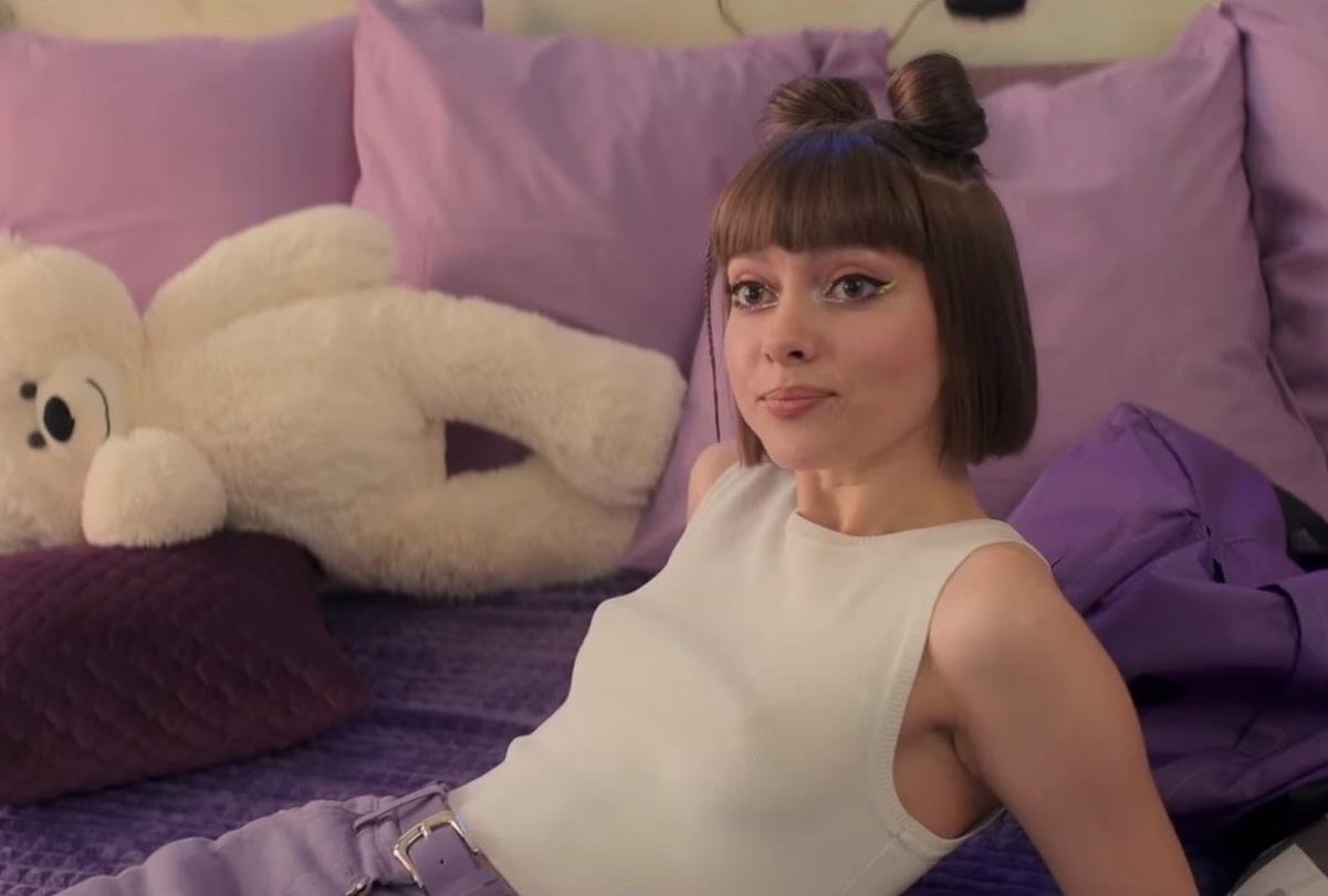 Симпатичная молодая актриса Марго Галич в сериале "На автомате". Симпатичная молодая актриса Марго Галич в сериале "На автомате".