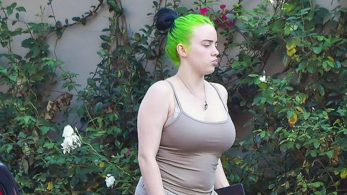 Билли Айлиш Фото Горячие 18 Слив (30 картинок) 2023.