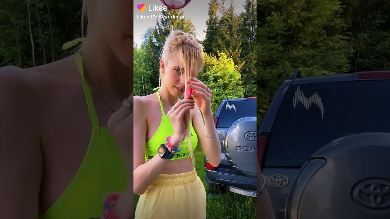 Шок Настя Кош покрасила волосы.