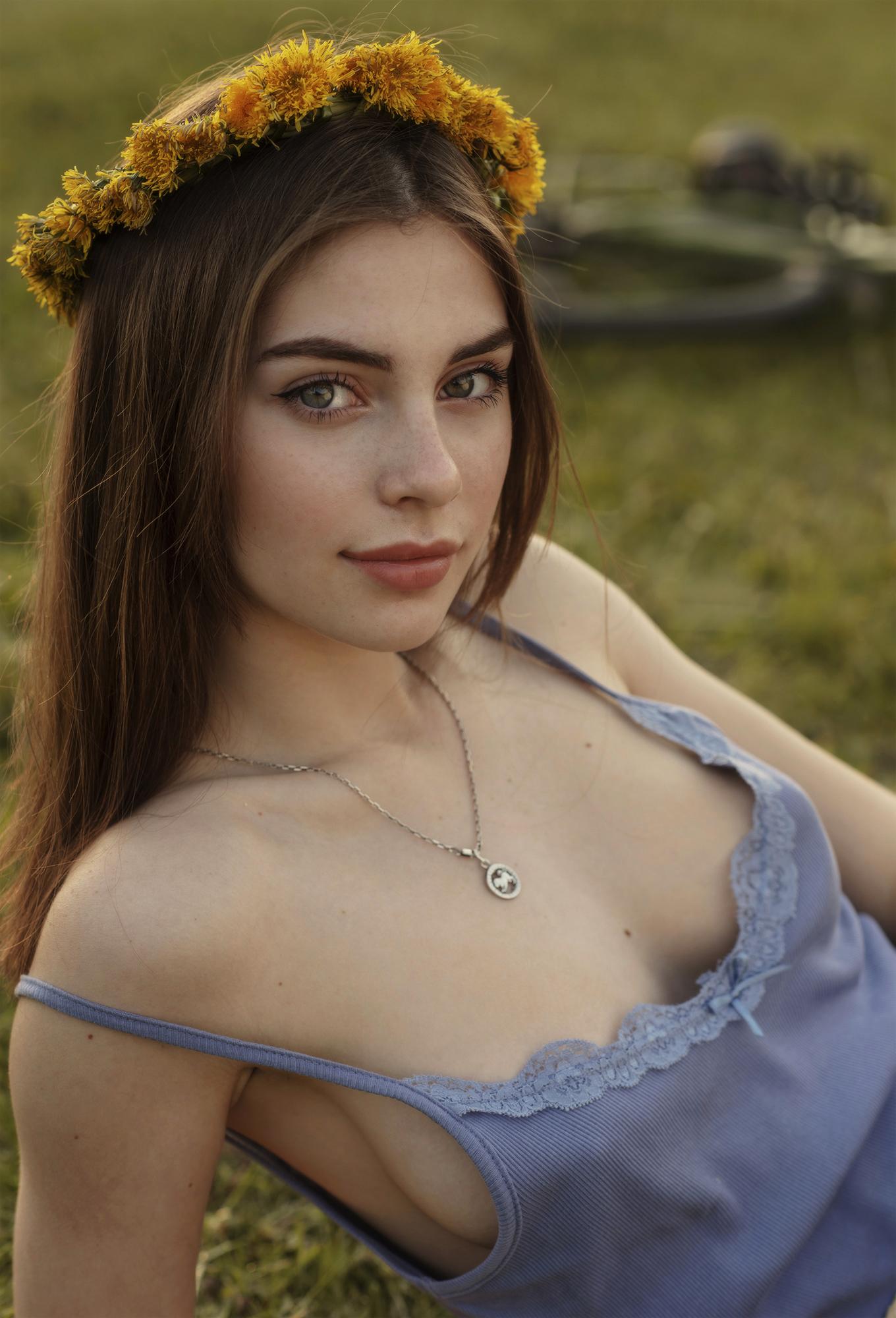 Кроме заработка на своих откровенных фото irina sivalnaya так-же зарабатывает на рекламе, но это уже совсем другая история. Кроме заработка на своих откровенных фото irina sivalnaya так-же зарабатывает на рекламе, но это уже совсем другая история.