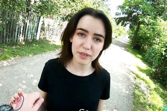 Канал на Ютубе "Дырка в телеке" ведущая