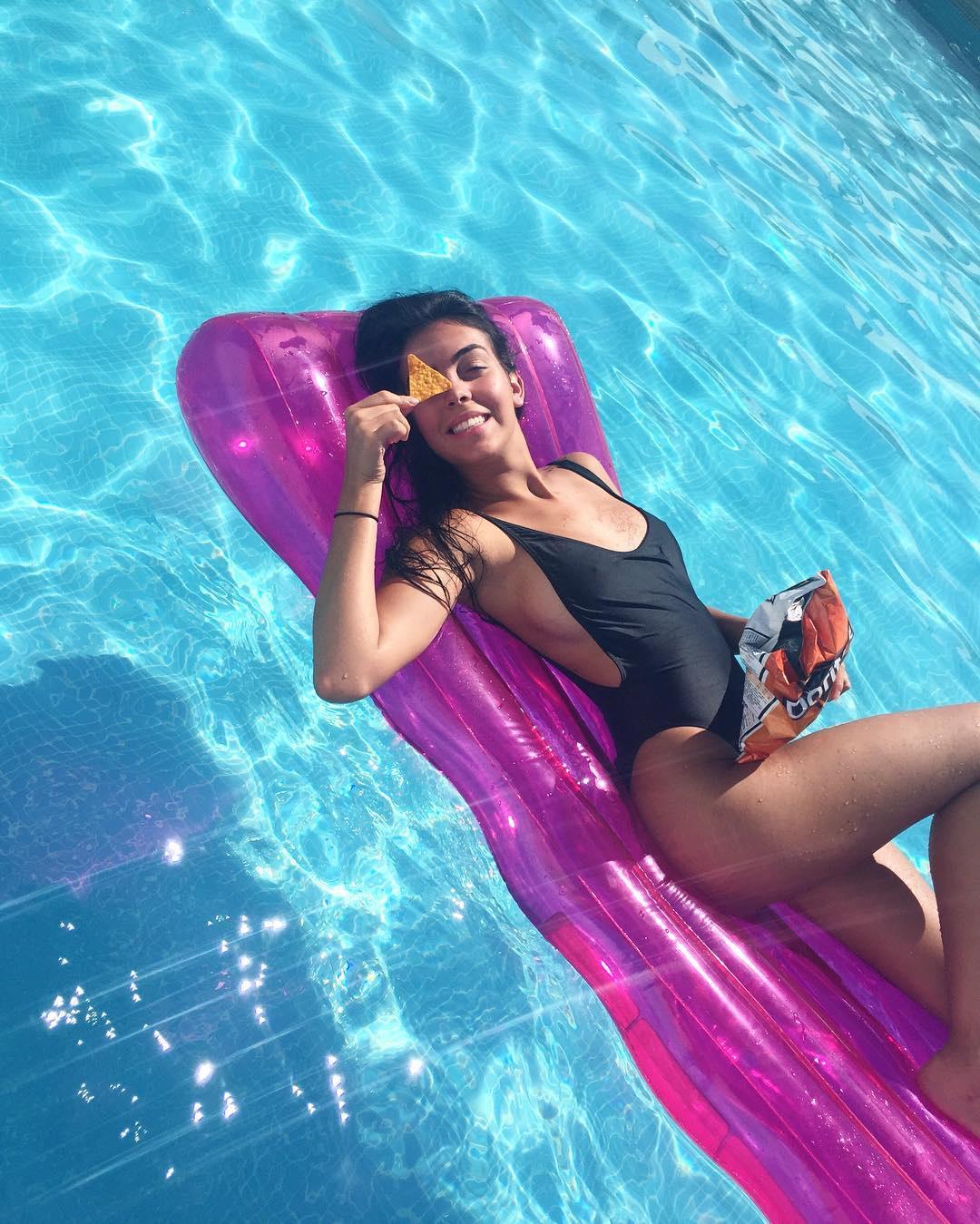 Джорджина Родригес: 30 слитых фото. Джорджина Родригес: 30 слитых фото.