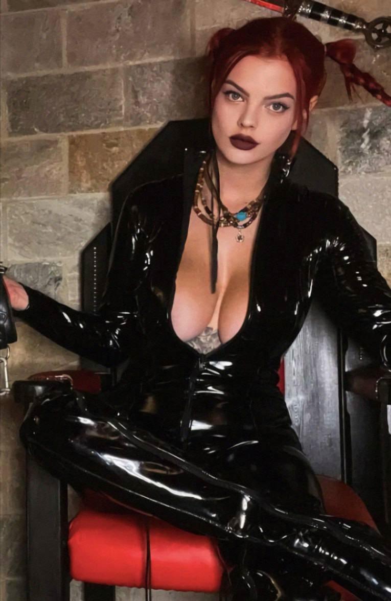 Британская модель OnlyFans Ребекка Гудвин. Британская модель OnlyFans Ребекка Гудвин.