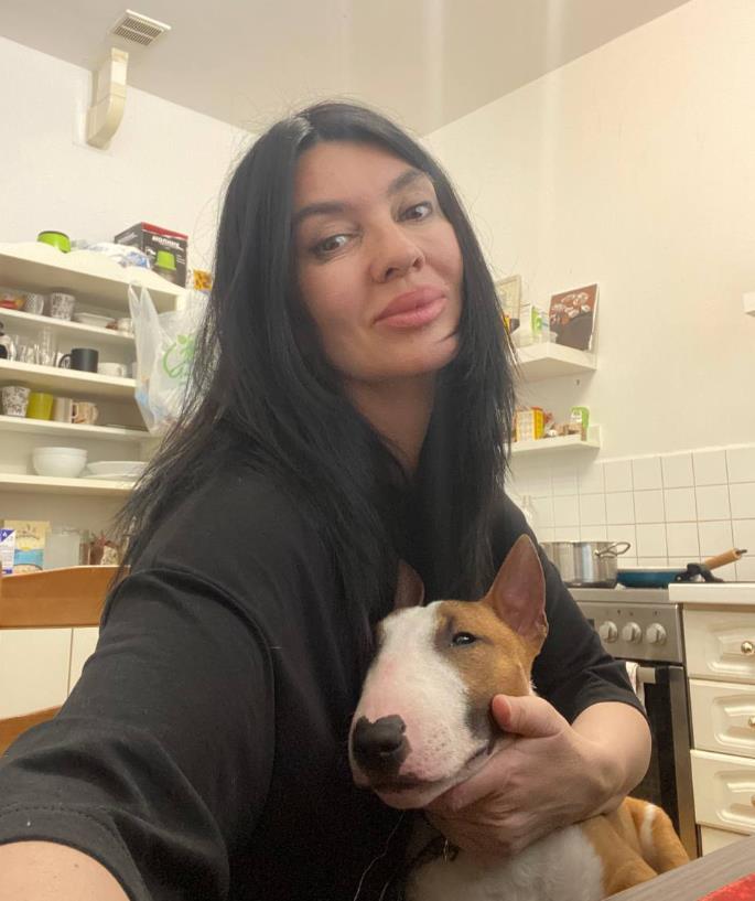 Домашние кадры с любимой собакой. Домашние кадры с любимой собакой.