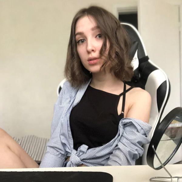 Сливы стримерш и блогерш Генсуха. Сливы стримерш и блогерш Генсуха.