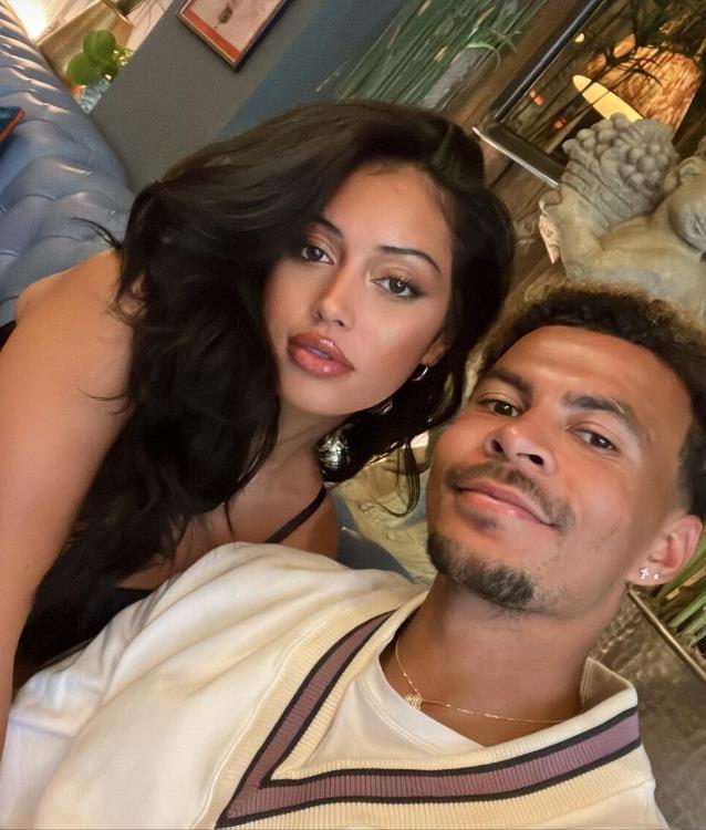 Красивые совместные вечерние снимки Кимберли и Алли. Красивые совместные вечерние снимки Кимберли и Алли.