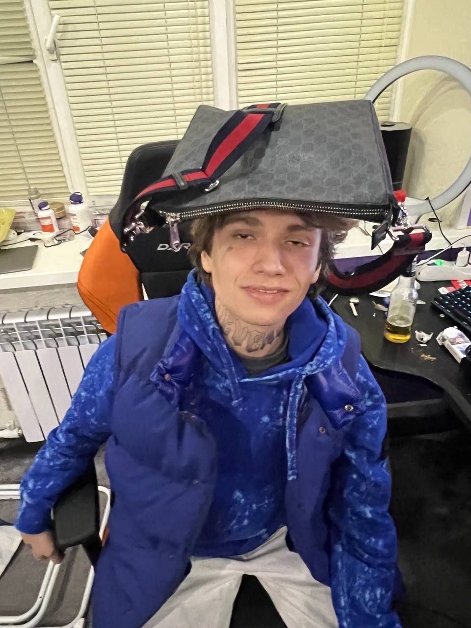 Ураган улетел, вопрос с чего.