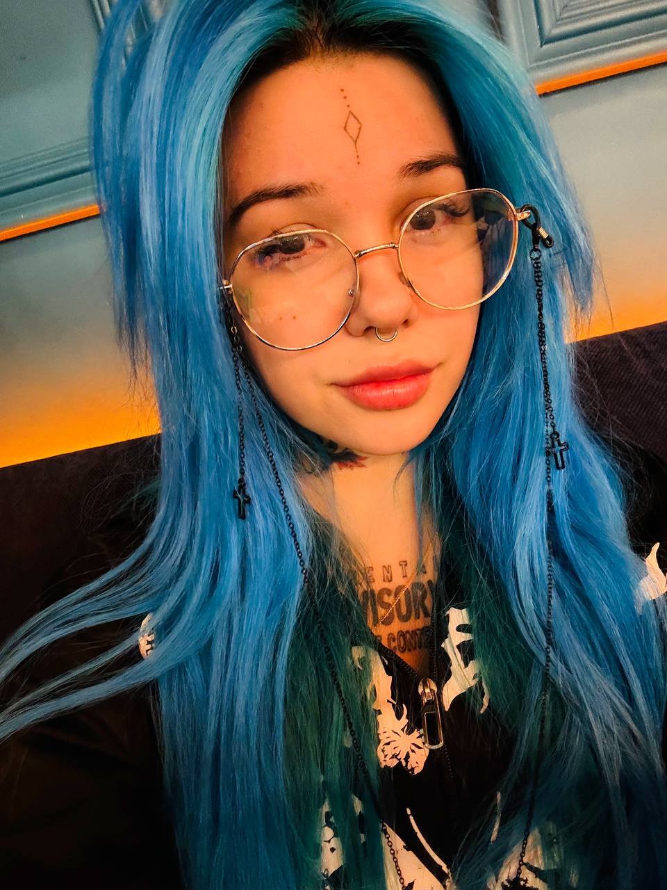 Фото татуировки на лбу у канимы. Фото татуировки на лбу у канимы.