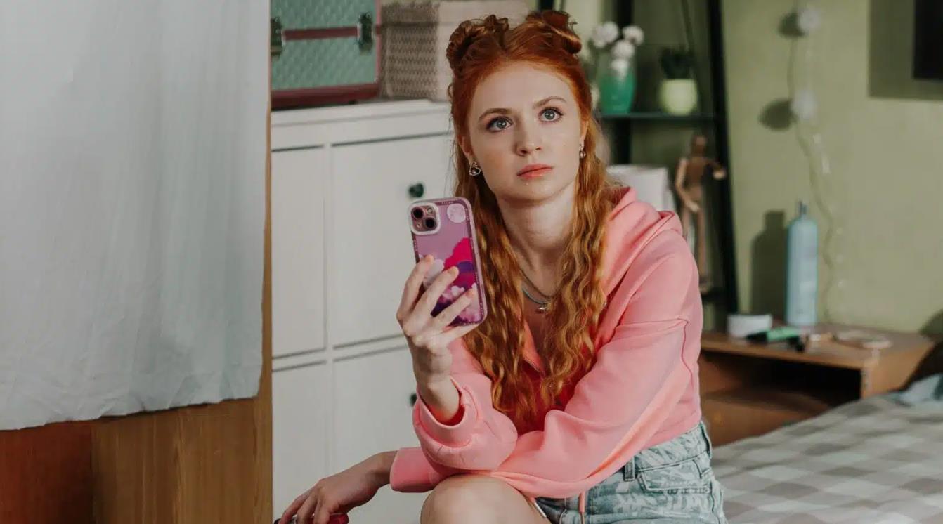 Рыжая бестия Екатерина Чаннова в роли Ани Кузьминой в сериале "Универ молодые". Рыжая бестия Екатерина Чаннова в роли Ани Кузьминой в сериале "Универ молодые".