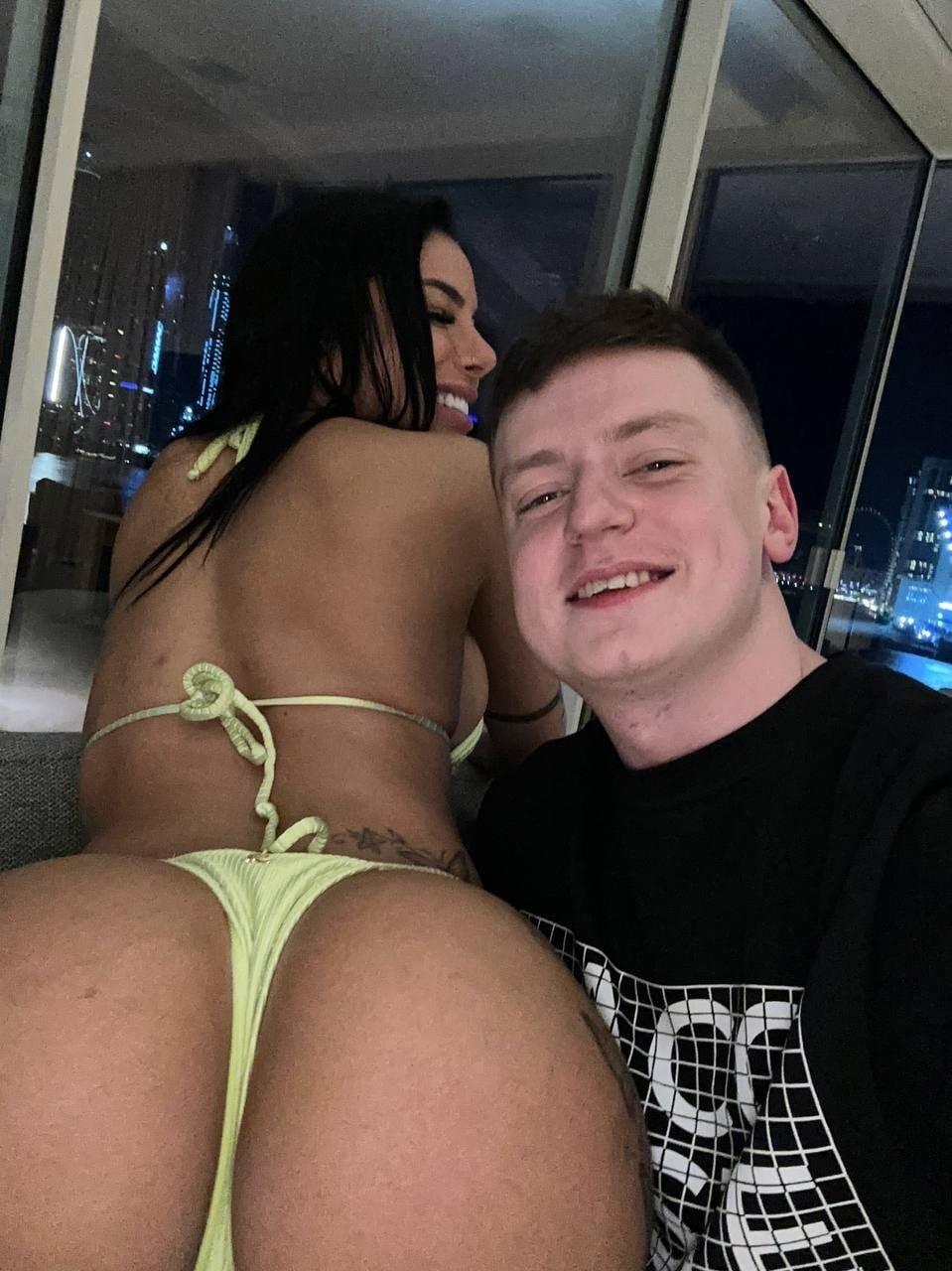 Мелстрой славится своими стримами с девушками, мы подобрали для вас лучшие моменты! Мелстрой славится своими стримами с девушками, мы подобрали для вас лучшие моменты!