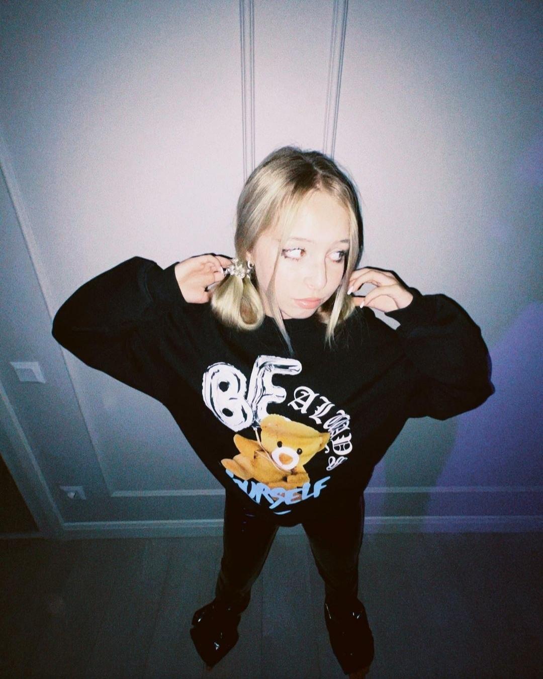 Новые фотки Авдеевой. Новые фотки Авдеевой.