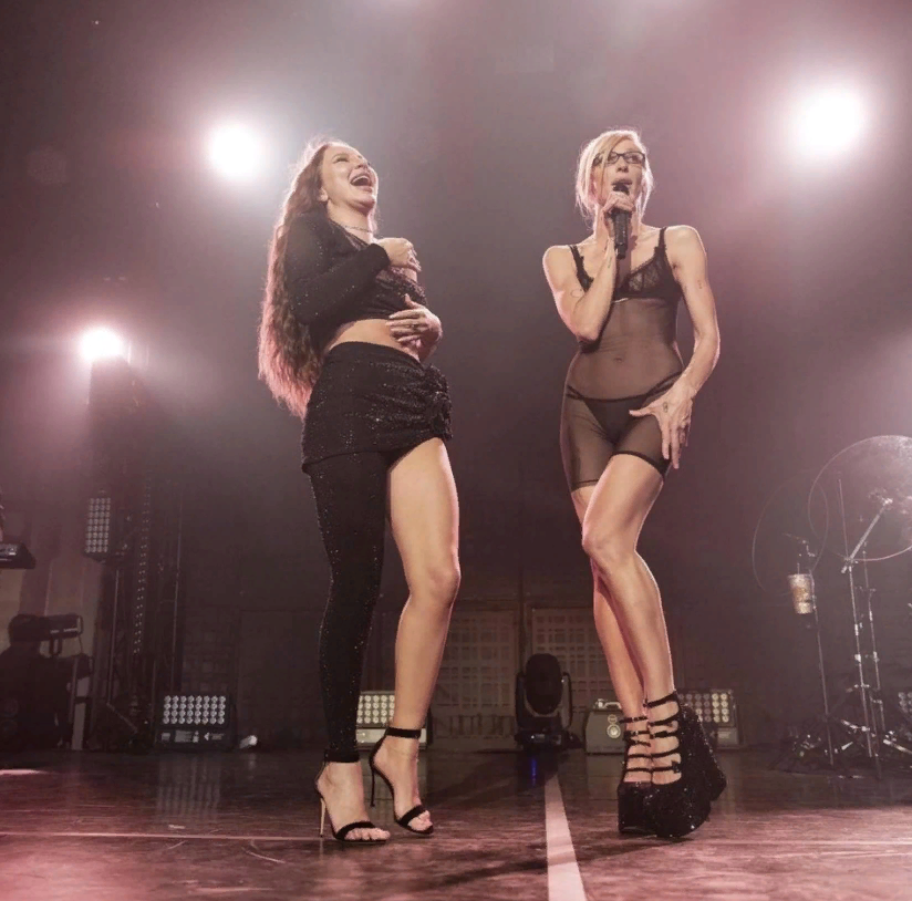 Скандальная "Голая" вечеринка Ивлеевой (Слитые в сеть 98 фото + видео "знаменитостей")