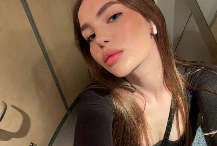 Скали Милано целует свою девушку Милану Скали Милано целует свою девушку Милану