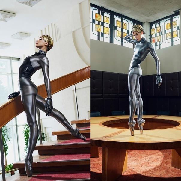 Балерина Большого театра Анна Пудикова сделала косплей на близняшек. Балерина Большого театра Анна Пудикова сделала косплей на близняшек.