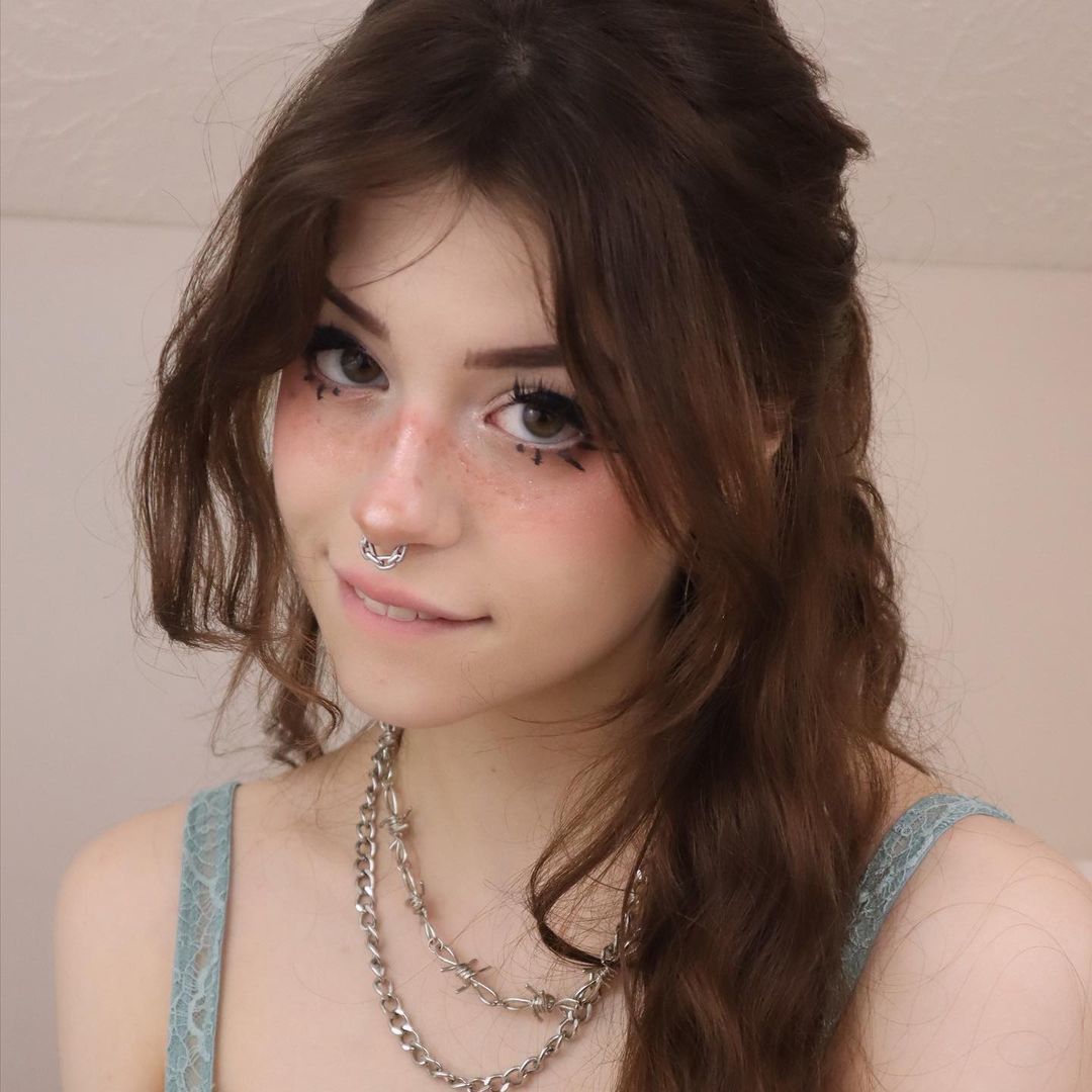 Стримерша HannahOwO. Стримерша HannahOwO.