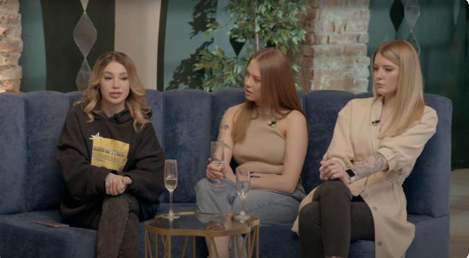 Совместное фото Милена Чижова, Ира Ваймер, Арина Тарчуткина. Совместное фото Милена Чижова, Ира Ваймер, Арина Тарчуткина.