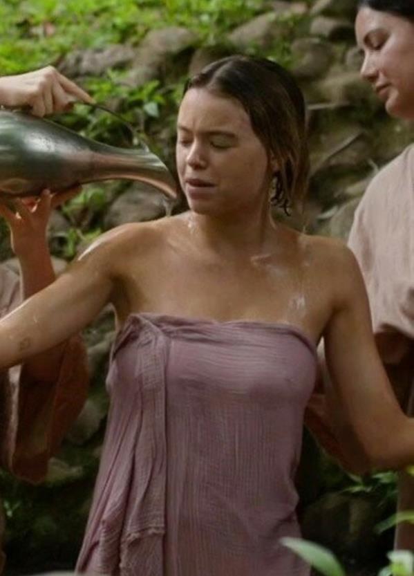 Подборка прикольных снимков с молодой актрисой Милли Олкок. Подборка прикольных снимков с молодой актрисой Милли Олкок.