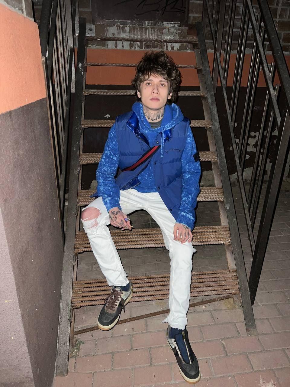 Новые фотки на лестнице.