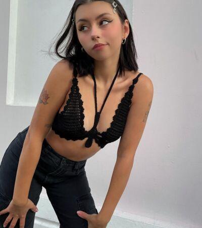 Реальный слив а не очередные фотки рандомной бабы с подписью.