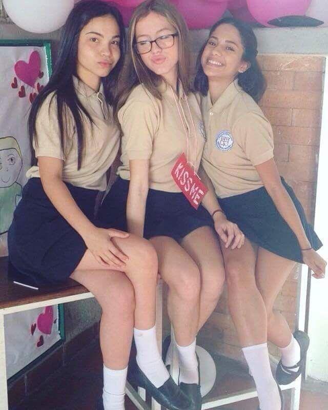 Топовые подруги школьницы