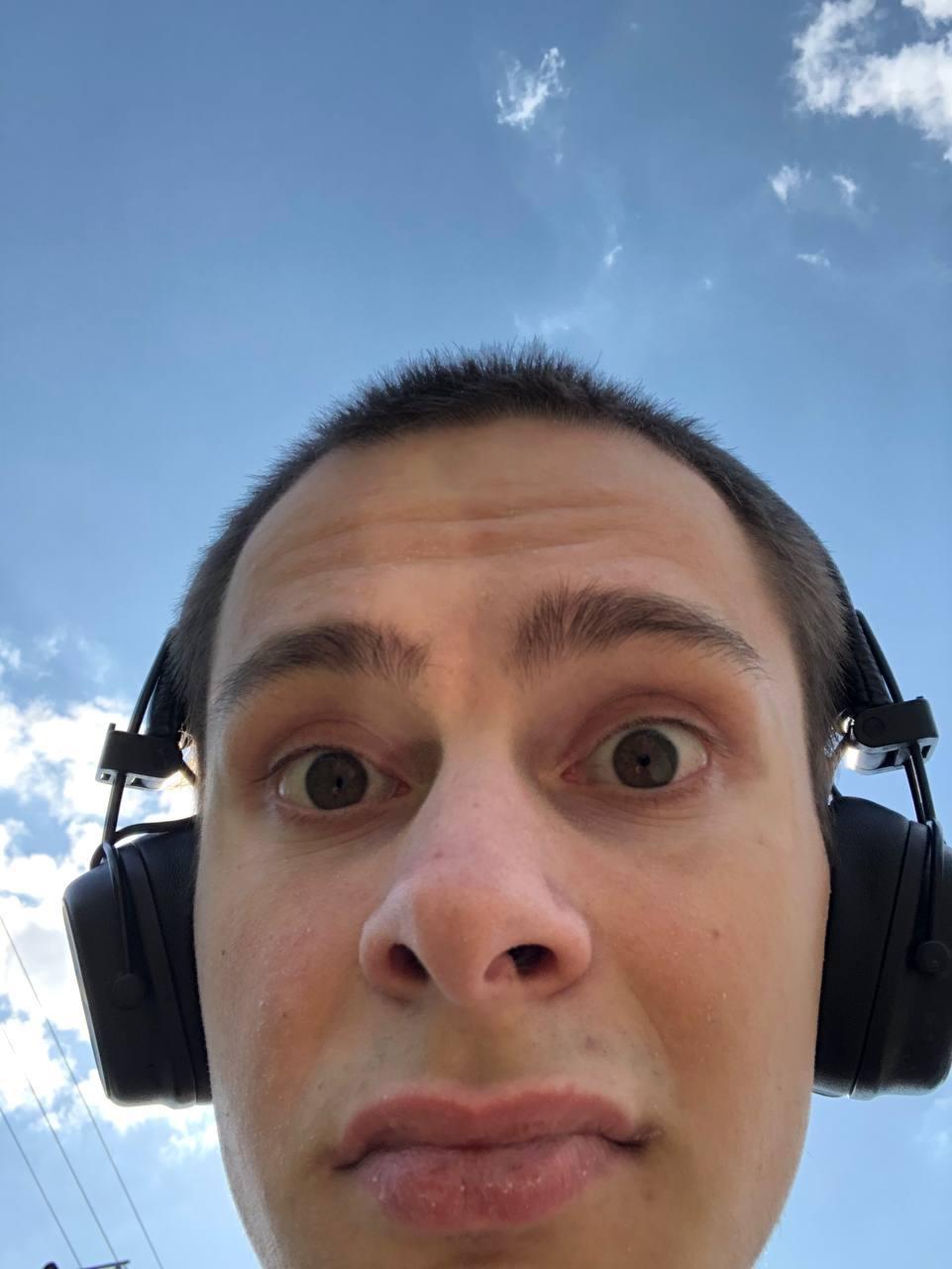 Ещё одно селфи, крупным планом от блоггера "Максим 2003". Ещё одно селфи, крупным планом от блоггера "Максим 2003".