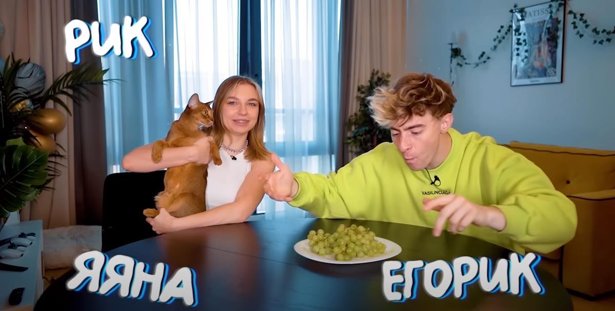 Русская знаменитость начала свою карьеру в качестве блогерши на YouTube, где создавала видео о моде, красоте и жизни в целом. Русская знаменитость начала свою карьеру в качестве блогерши на YouTube, где создавала видео о моде, красоте и жизни в целом.