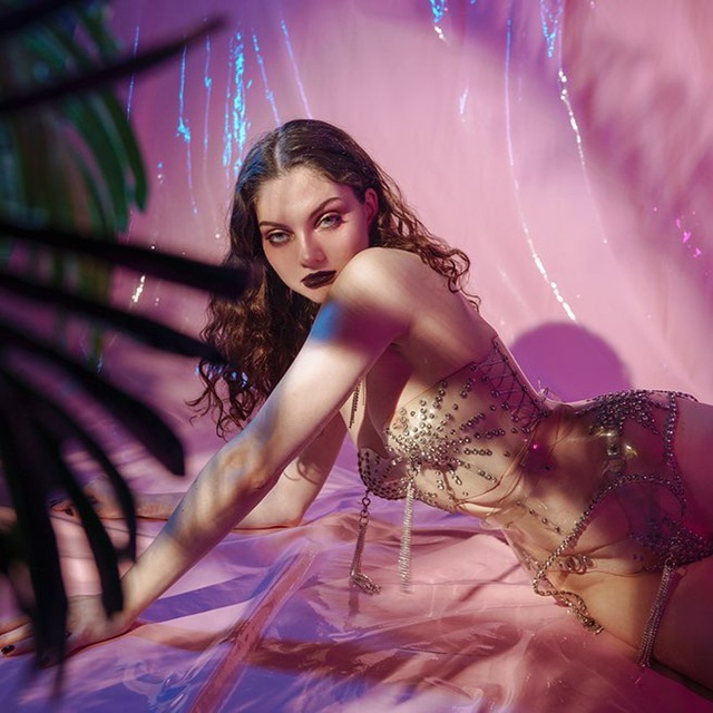 Горячее фото Зарыковской в розовых тонах. Горячее фото Зарыковской в розовых тонах.