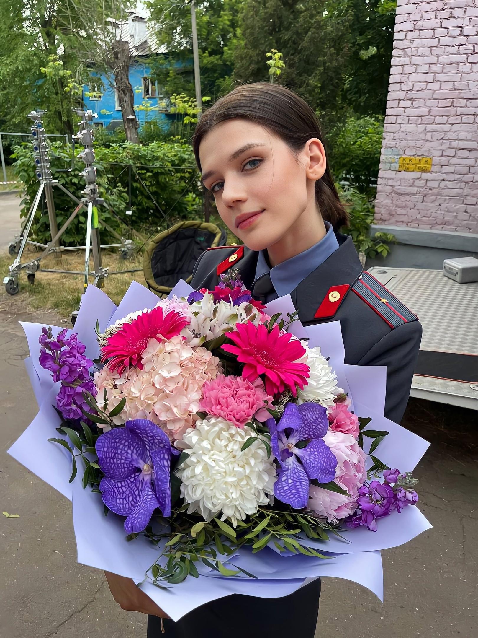 Анастасия Красовская в полицейской форме.