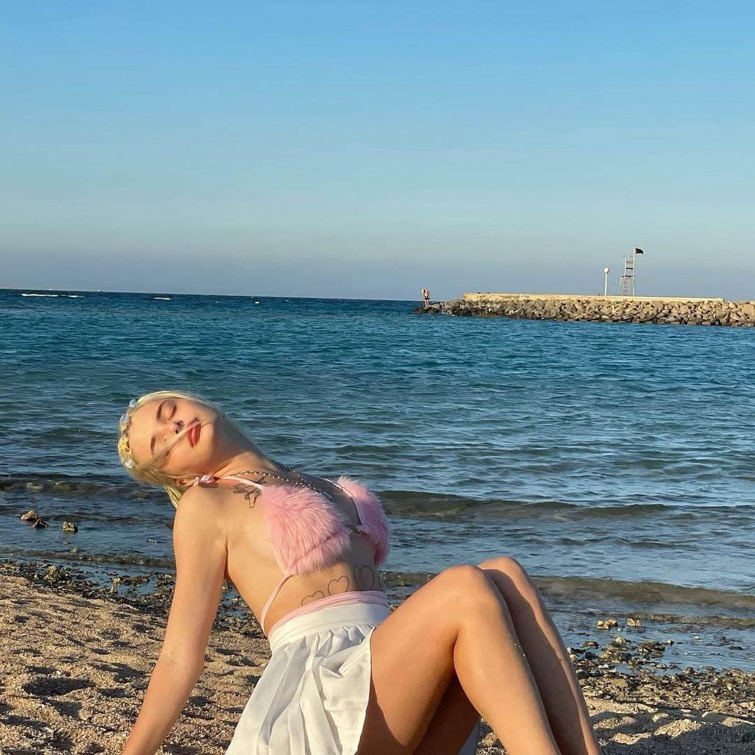 Известная Инстаграм-модель и видеоблогерша Анастасия Степина (Nasteppa) появилась на свет в 2001 году. Известная Инстаграм-модель и видеоблогерша Анастасия Степина (Nasteppa) появилась на свет в 2001 году.