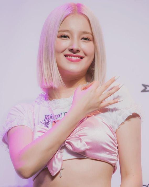 Голая Нэнси Момолэнд. Голая Нэнси Момолэнд.