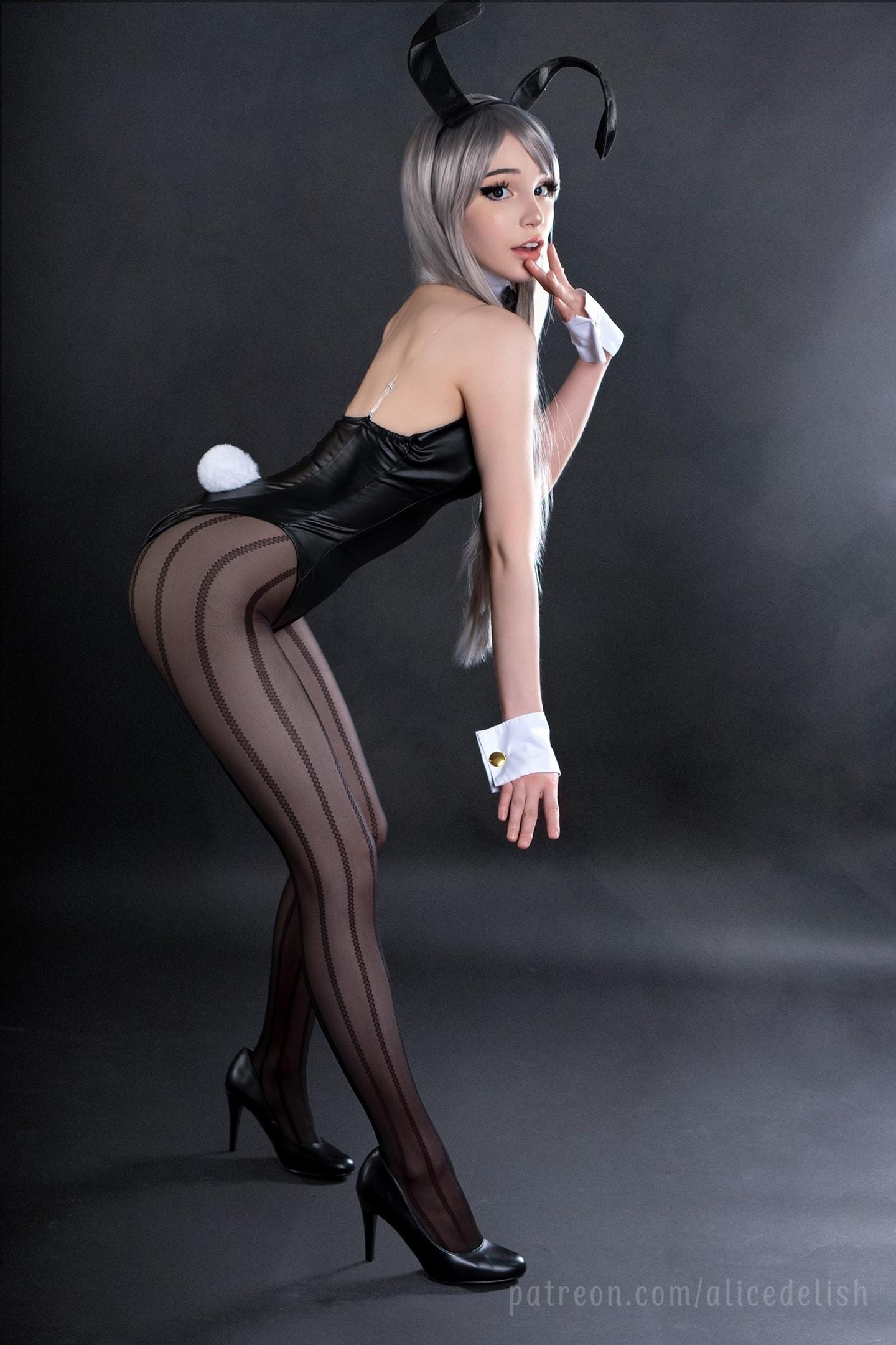 В принципе поклонников такой контент устраивает. В принципе поклонников такой контент устраивает.