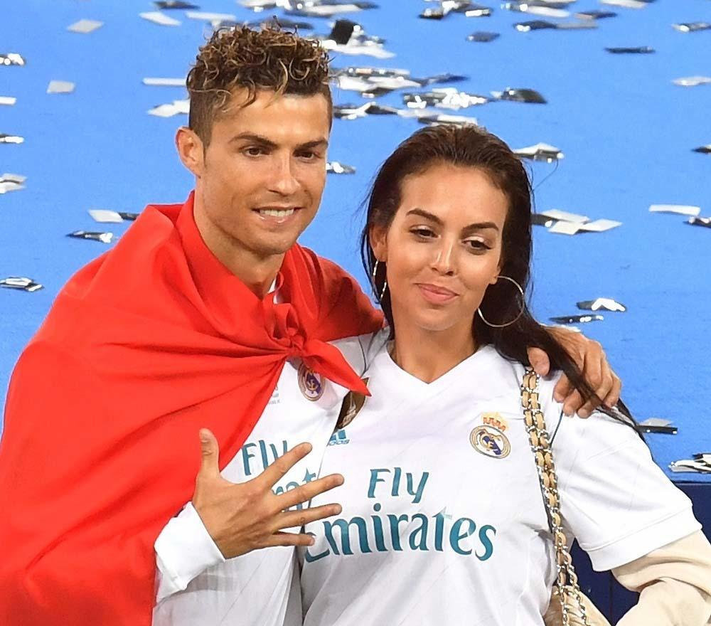 Слив Криштиану Роналду и Джорджина Родригес. Слив Криштиану Роналду и Джорджина Родригес.