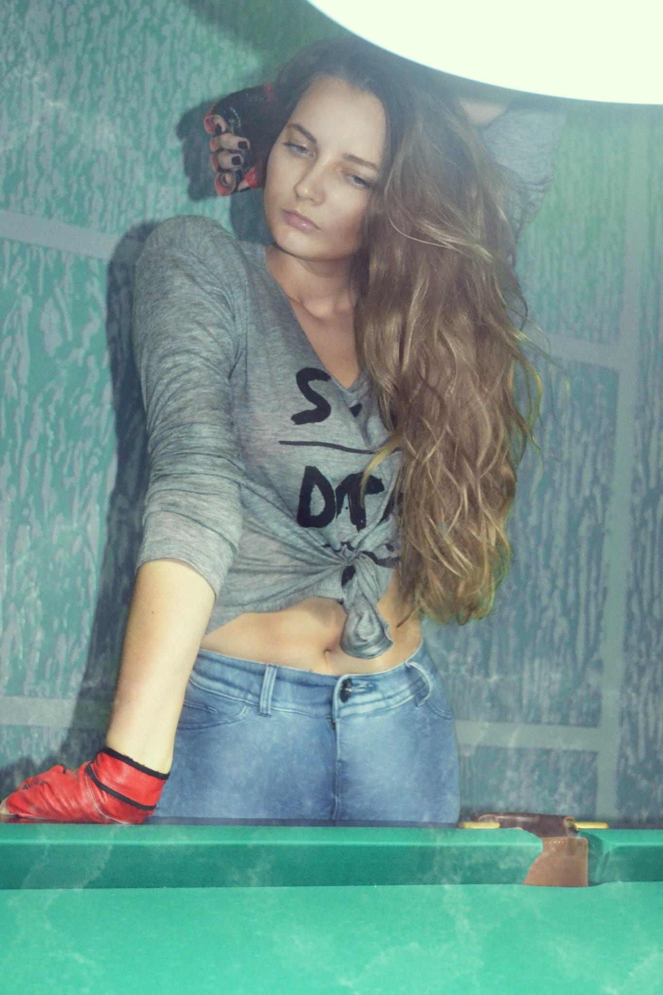 Старые фотки Изместьевой в молодости. Старые фотки Изместьевой в молодости.