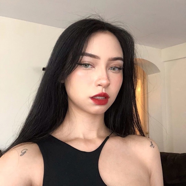 Fairyalexx — сексуальная американская модель родом из Лас-Вегаса. Fairyalexx — сексуальная американская модель родом из Лас-Вегаса.