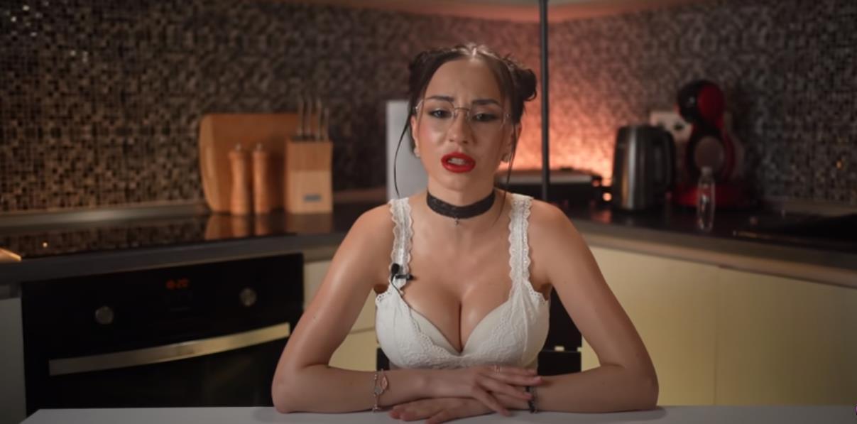 Лера ведущая с канала дырка в телике слив фото.