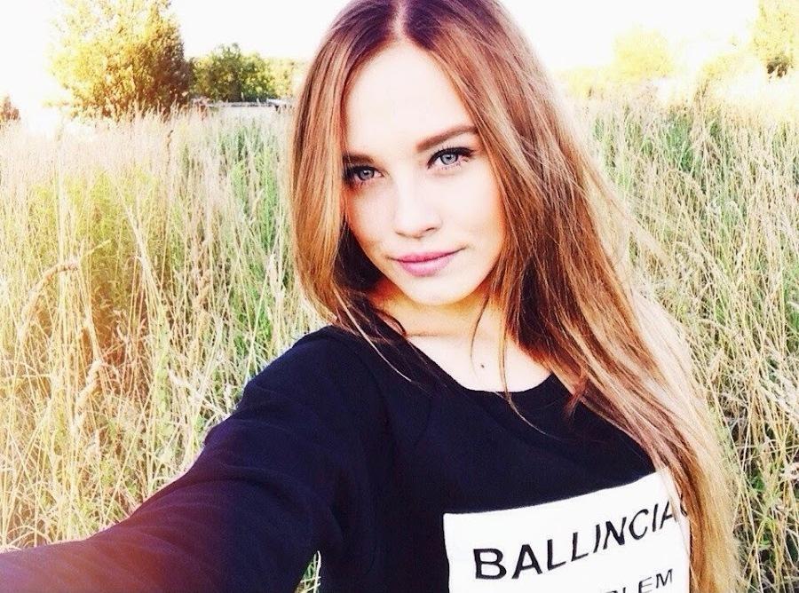 Обычное летнее селфи красивой девушки Арины. Обычное летнее селфи красивой девушки Арины.