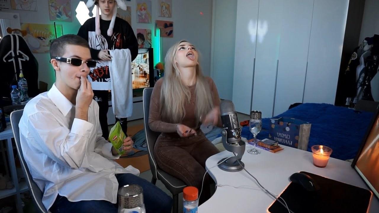 Российская блогерша Света Соллар (Sveta Sollar) с многомиллионной аудиторией стала объектом пошлых шуток после эфира с тиктокером Иваном Золо Российская блогерша Света Соллар (Sveta Sollar) с многомиллионной аудиторией стала объектом пошлых шуток после эфира с тиктокером Иваном Золо